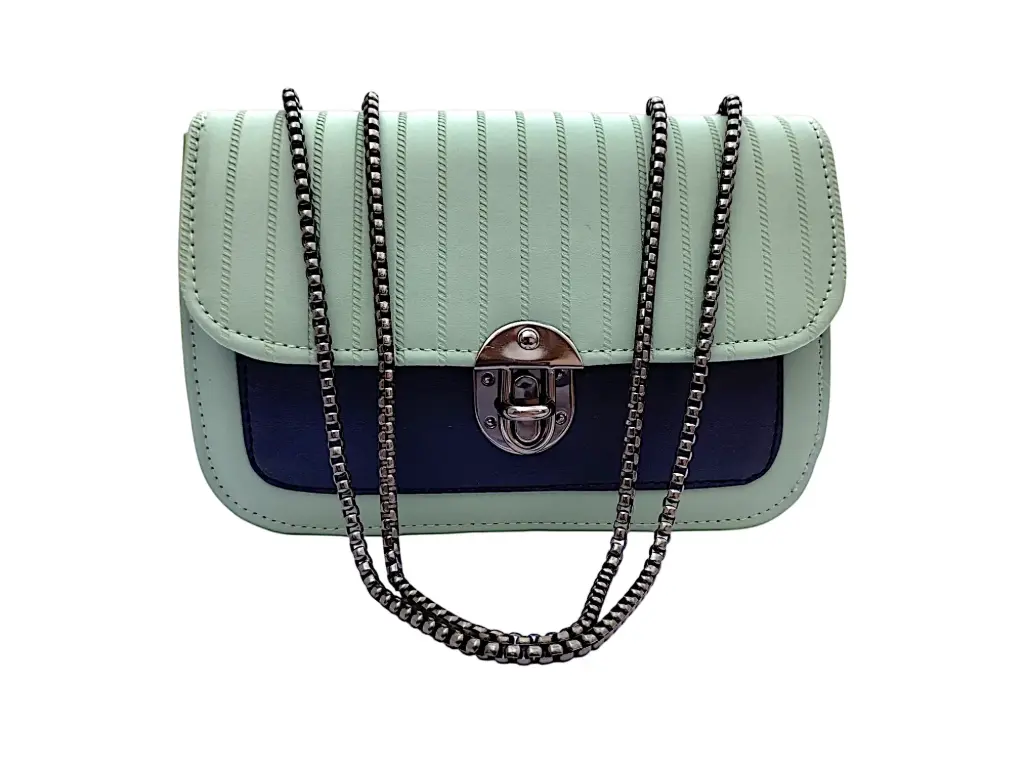 Elegant Top-Handle Handbag with Metallic Embellishment 👜 