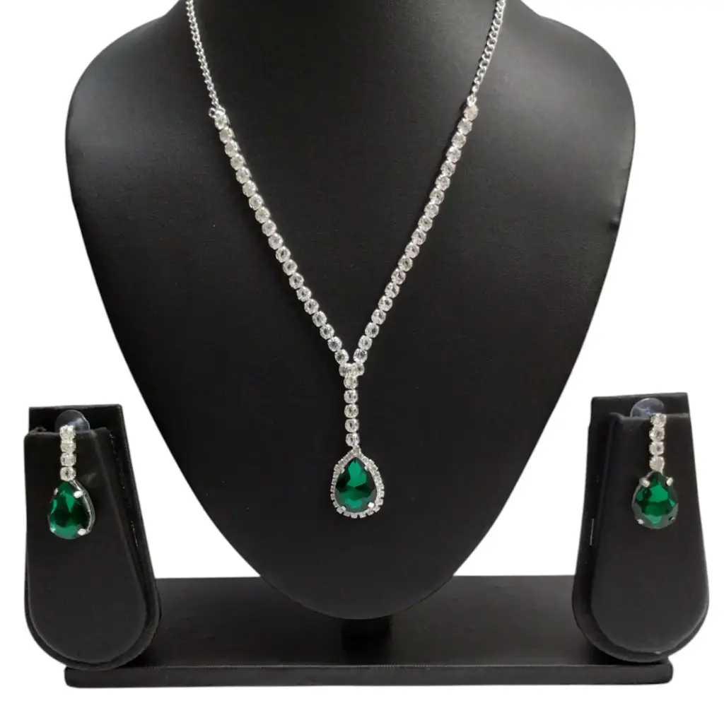 Teardrop Radiance Necklace Set ✨