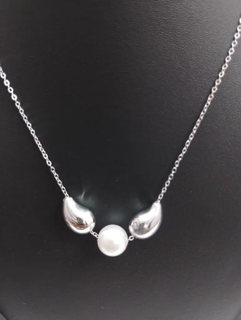 Sculpted Pinwheel Pendant Necklace 🌼🌟