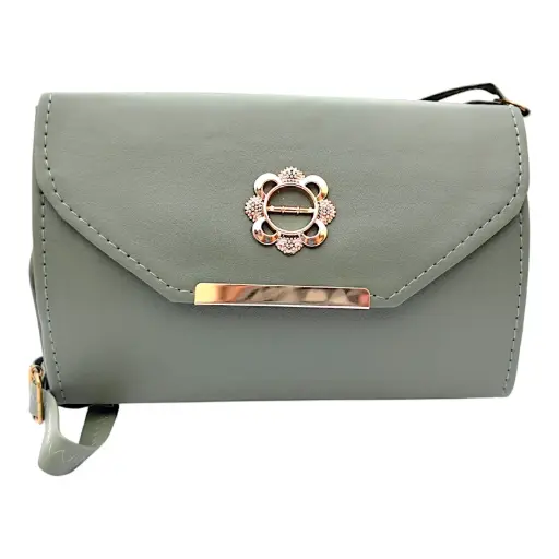 Elegant Flap Bag with Floral Embellishment 🌸