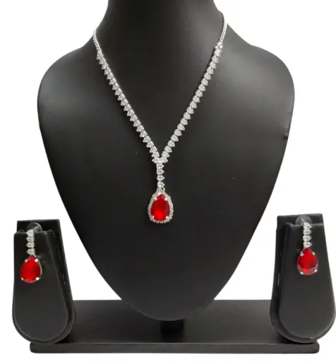 Draped Elegance Necklace Set ✨