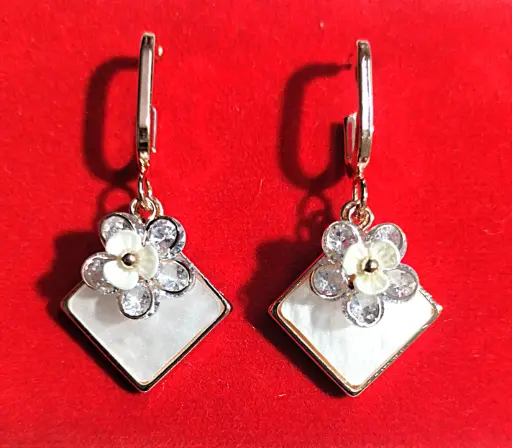 [KLE018] Shimmering Floral Square Drops 🌼💫
